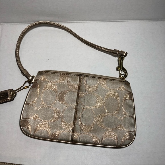 Coach wristlet - Picture 6 of 9
